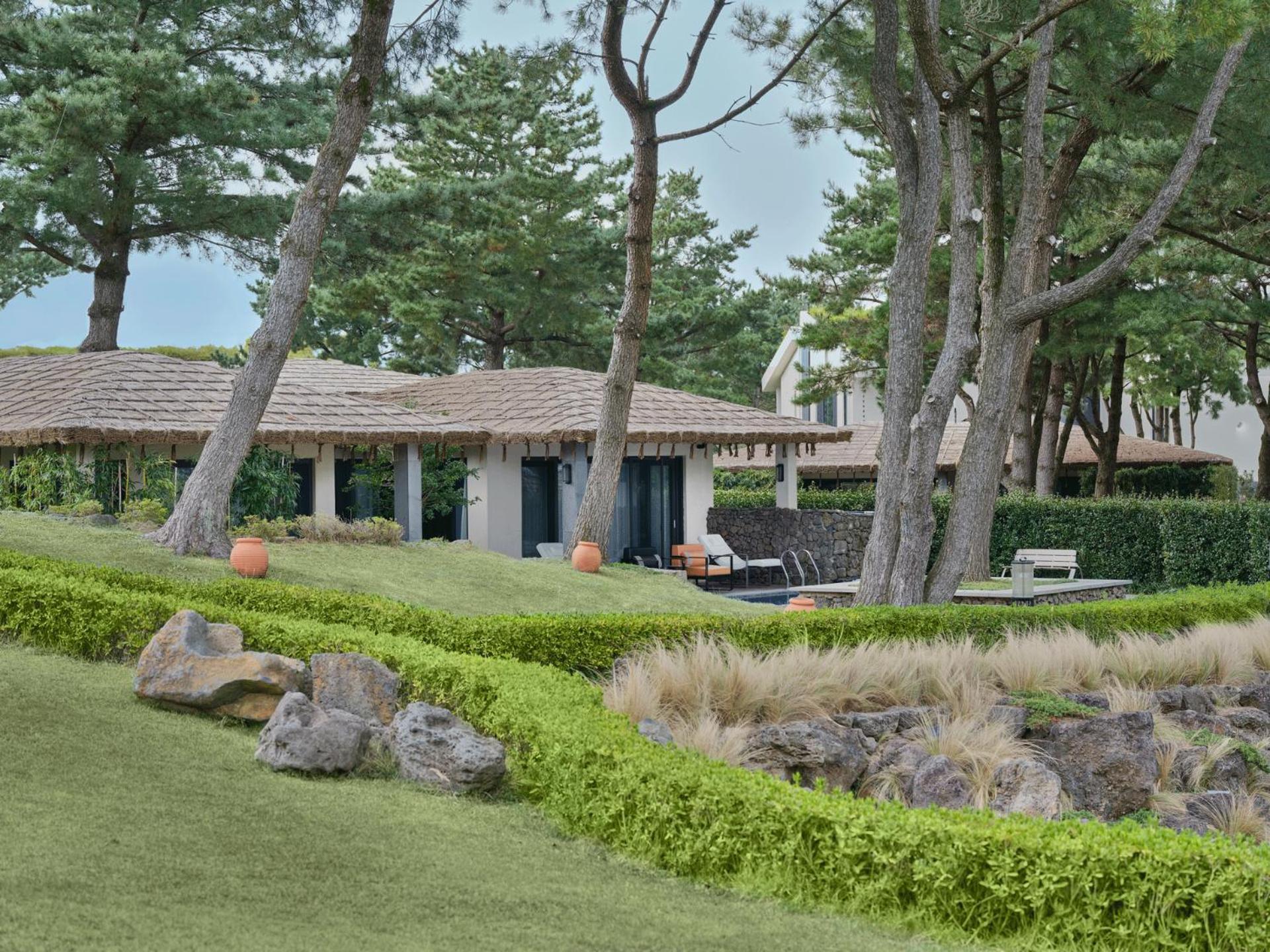Amber Pure Hill Hotels & Resorts Jeju Exterior photo