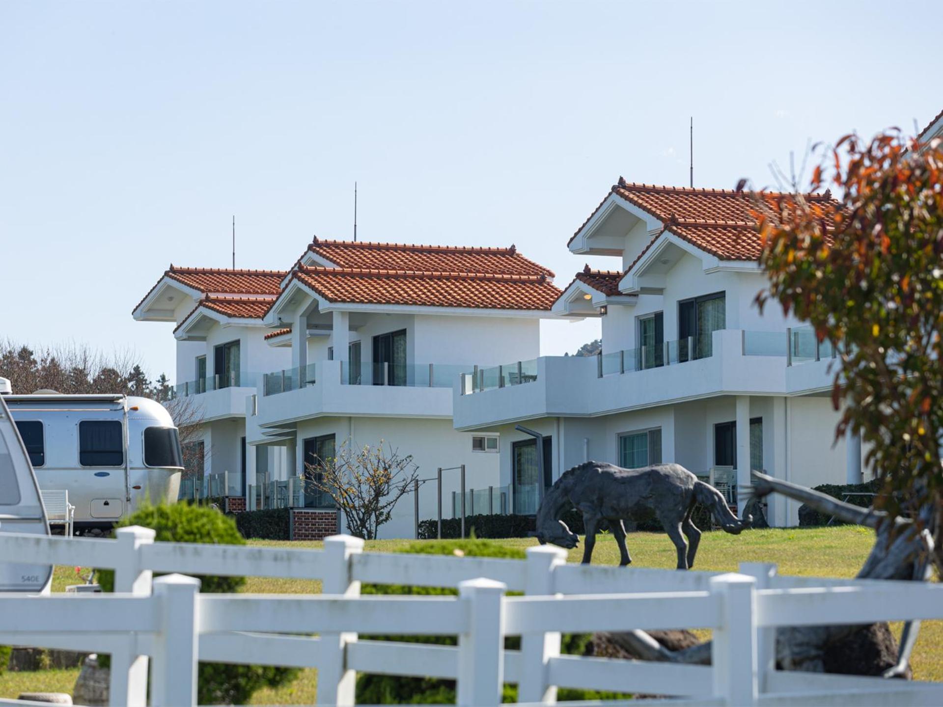 Amber Pure Hill Hotels & Resorts Jeju Exterior photo