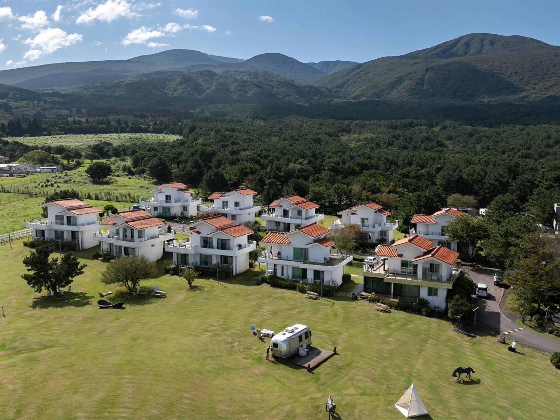 Amber Pure Hill Hotels & Resorts Jeju Exterior photo